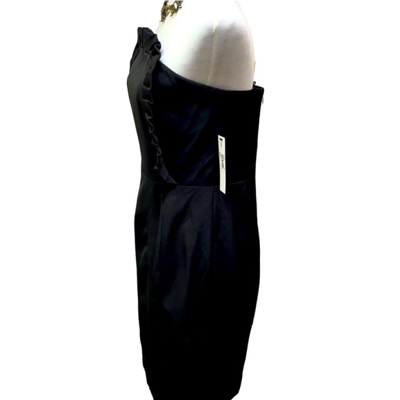 Clover & Sloane Box Pleated Neckline Black Dress - Picture 4 of 7